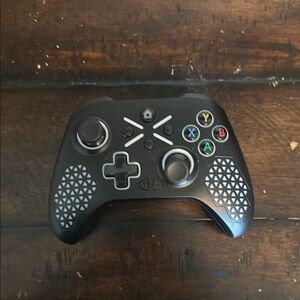 Microsoft Black Wireless Xbox Controller with Hexagonal Grip